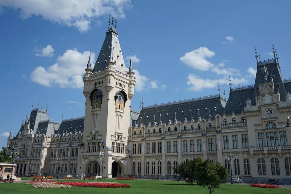 The Palace of Culture in Iași: a complete guide to a building the size of a district