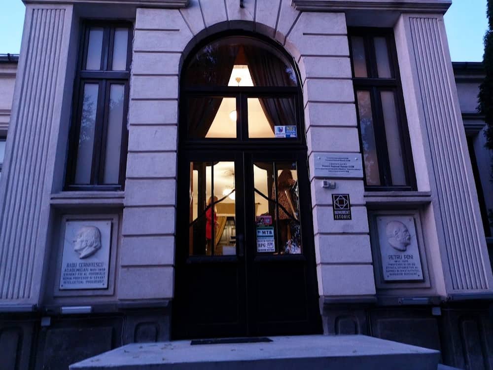 Muzeul „Poni - Cernătescu”