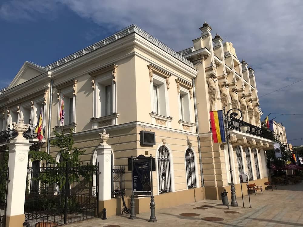 Iași in the rain: what to do in a city meant to be walked