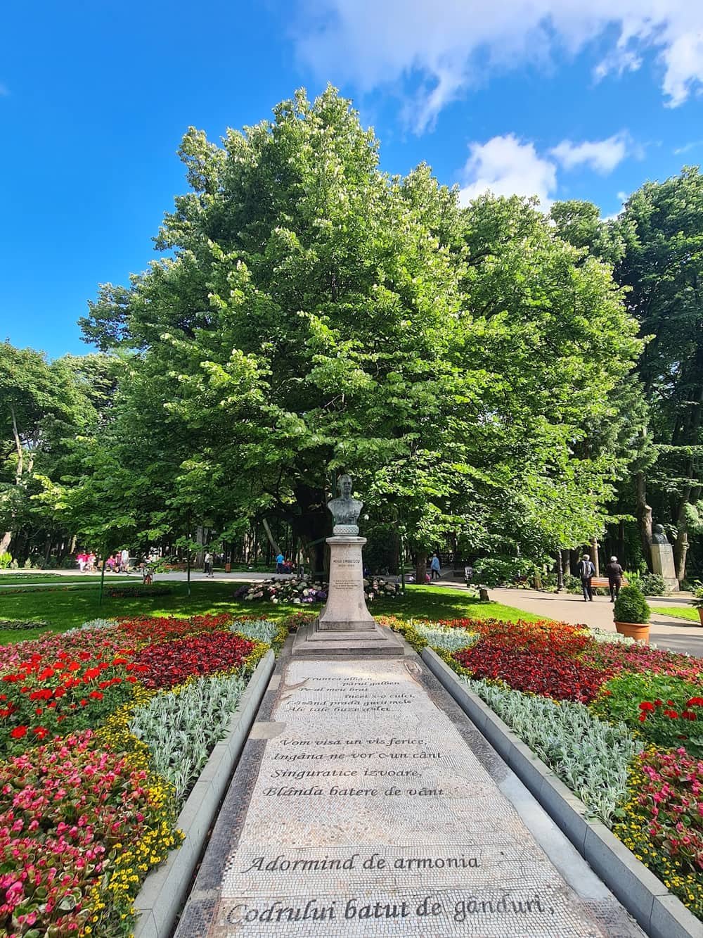 Teiul lui Eminescu — 2