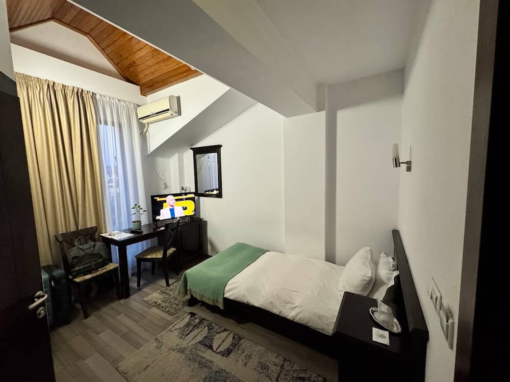 Hotel Belleville — 2