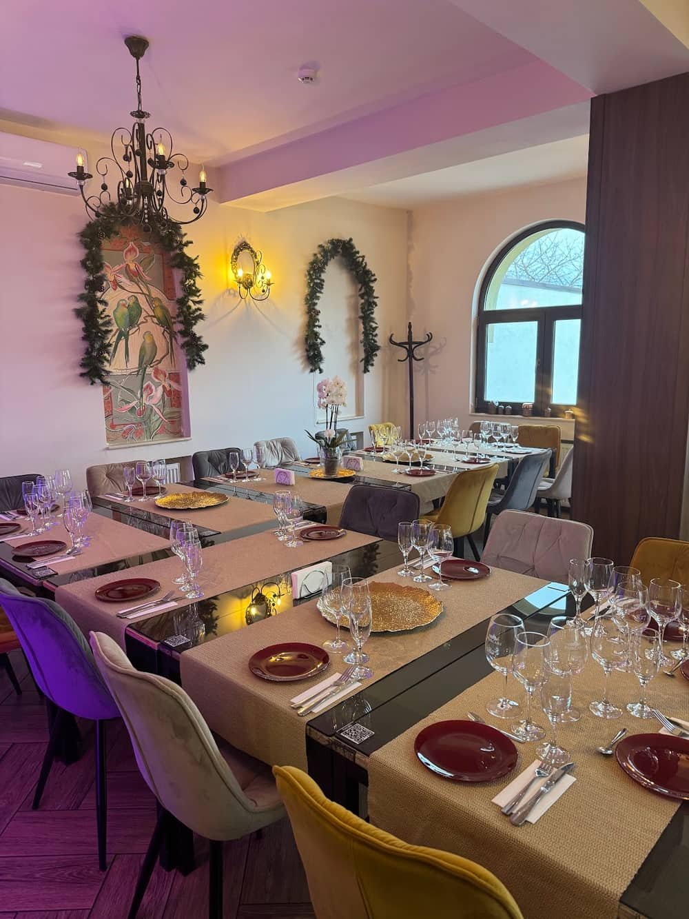 Hanu’ Sărărie 1896 - Restaurant Tradițional Românesc